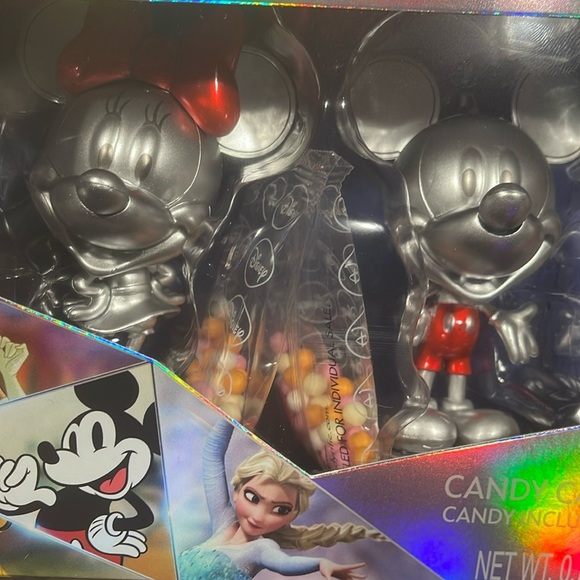 NWOT TWO MICKEY AND MINNIE FIGURES AND CANDY - Picture 1 of 3